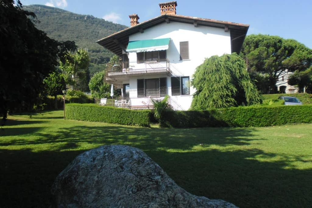 Favoloso Appartamento Fronte Lago, Gera Lario Exterior foto